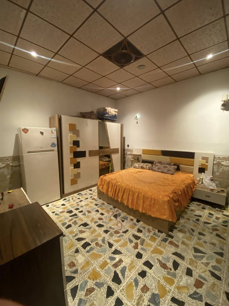 سلام عليكم الدار البيع مساحه 150متر الواجه 7.5ونزال 20في منطقة تصنيع أي ستفسارً على رقم الهاتف *********** غير متواجد على الفيس
