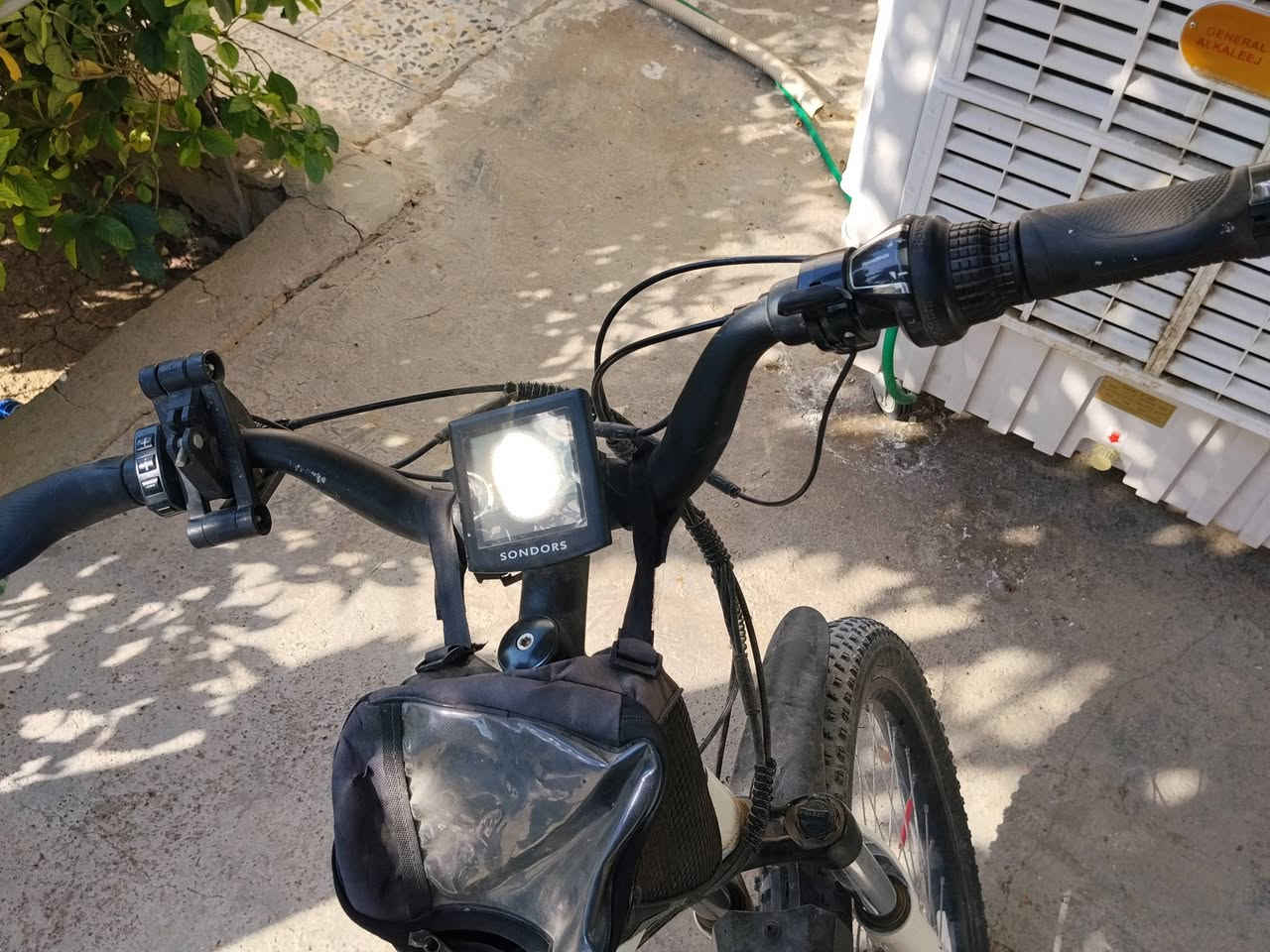 للبيع 
المعرف لا يعرف البايسكل الدبابه الشحن ماركة سندروس Sondors  مزاد أعلى سعر ابيع مكاني بغداد التاجي قرب مجلس بلدي قضاء التاجي رقمي ***********

 فقط فكس عندي البريك الامامي والبريك الخلفي يحتاج ضب يلزم بس يخفف 
مواصفاته ابحث باليوتيوب شحن يمشيك 15 إلى 20 كيلو وحسب الاستخدام
