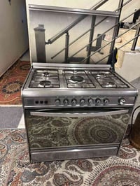 طباخ • مستخدم نضيف • ٤ عيون