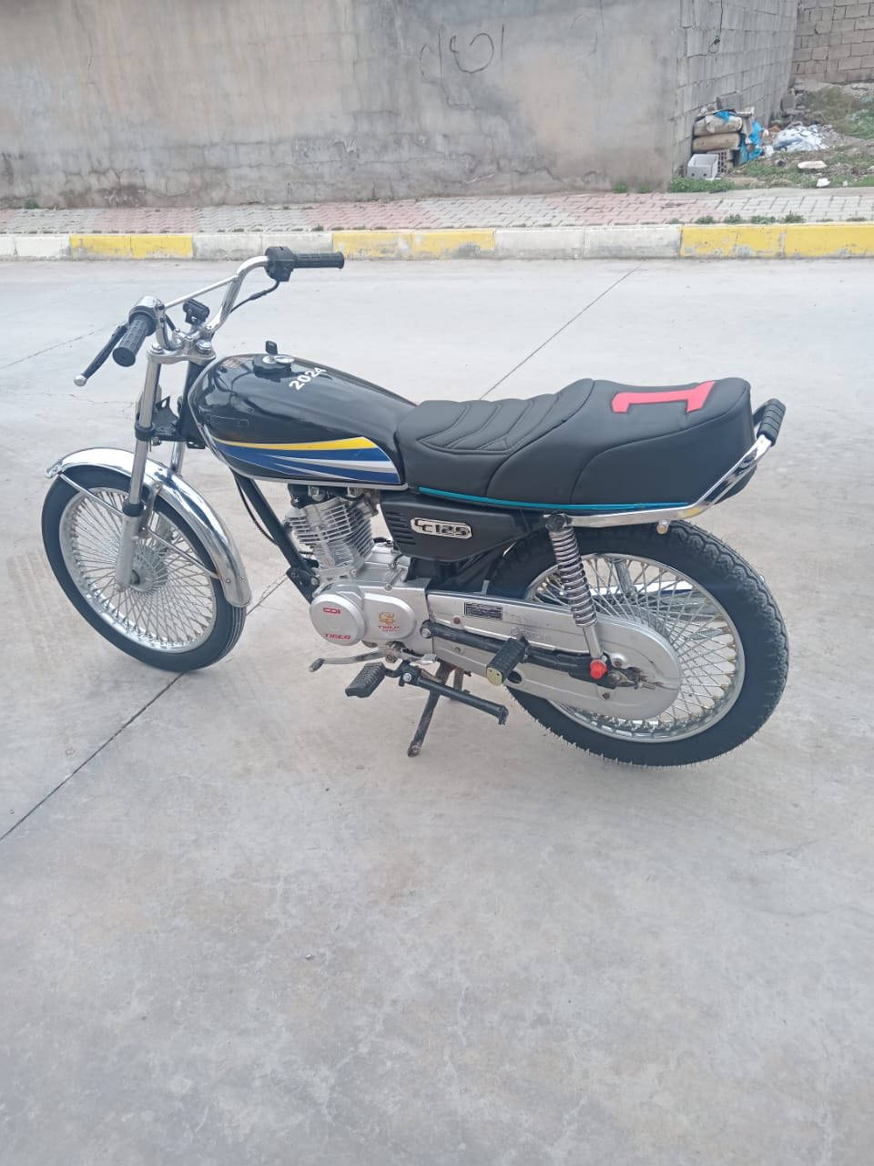 سلام عليكم
مكلف بالنشر......
دراجة تايكر
اربعه كير
مكان / خانقين 
سعر ..350وبي مجال 
الاستفسار اكثر  
***********
