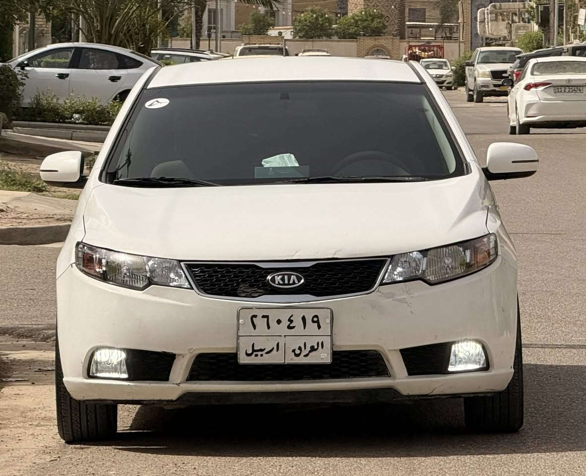 سيراتو2012 خليجي 
ماشيه 140 km
سياره مثل مابصور جاهزه صدر تخم تاير لايت وبلوجكتر زنون تبريد ثلج شفتات ستيرن مكاني بغداد حي الجهاد *********** السعر ٩٢ وبيه مجال
