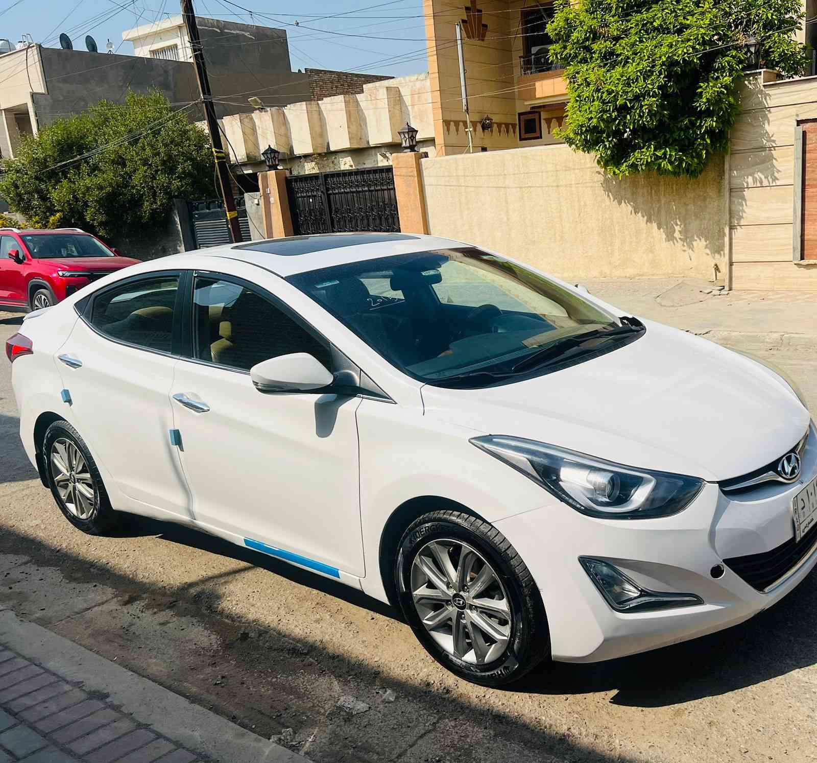 هونداي النتر خليجي 
موديل 2015 
ماشي 120 الف 
بيه جاملغ امامي مصبوغ ودعاميه امامي 
محرك 1800دوش 
جلد
صاج 
فتحه 
خمس ويل كب
رقم بغداد 
سعر 12400 بيه مجال 
تلفون ***********
مكان سياره بغداد
