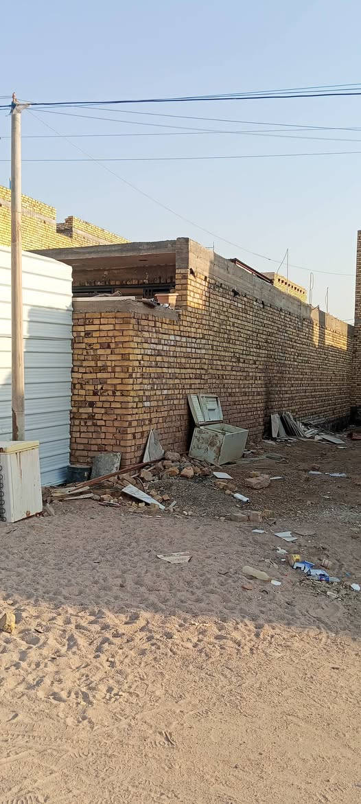سلام عليكم بيت اللبيع ب موضفين مقابيل ساحه وبشارع 15مساحه 200 متر غرفتين وصاله وحمام ومنؤر مطبخ حار وبارد دوانيه طابو ستفسار ‏‪***********‬‏
