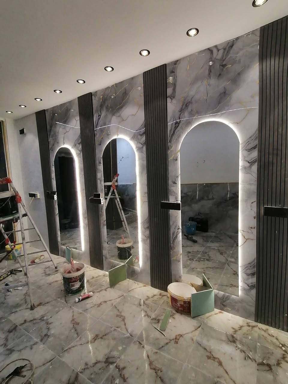 صبغ وديكورات وسقوف ثانوية واجهات فوم تقطيع بديل الخشب بديل الرخام الاتصال على الرقم ***********
*********** واتساب
