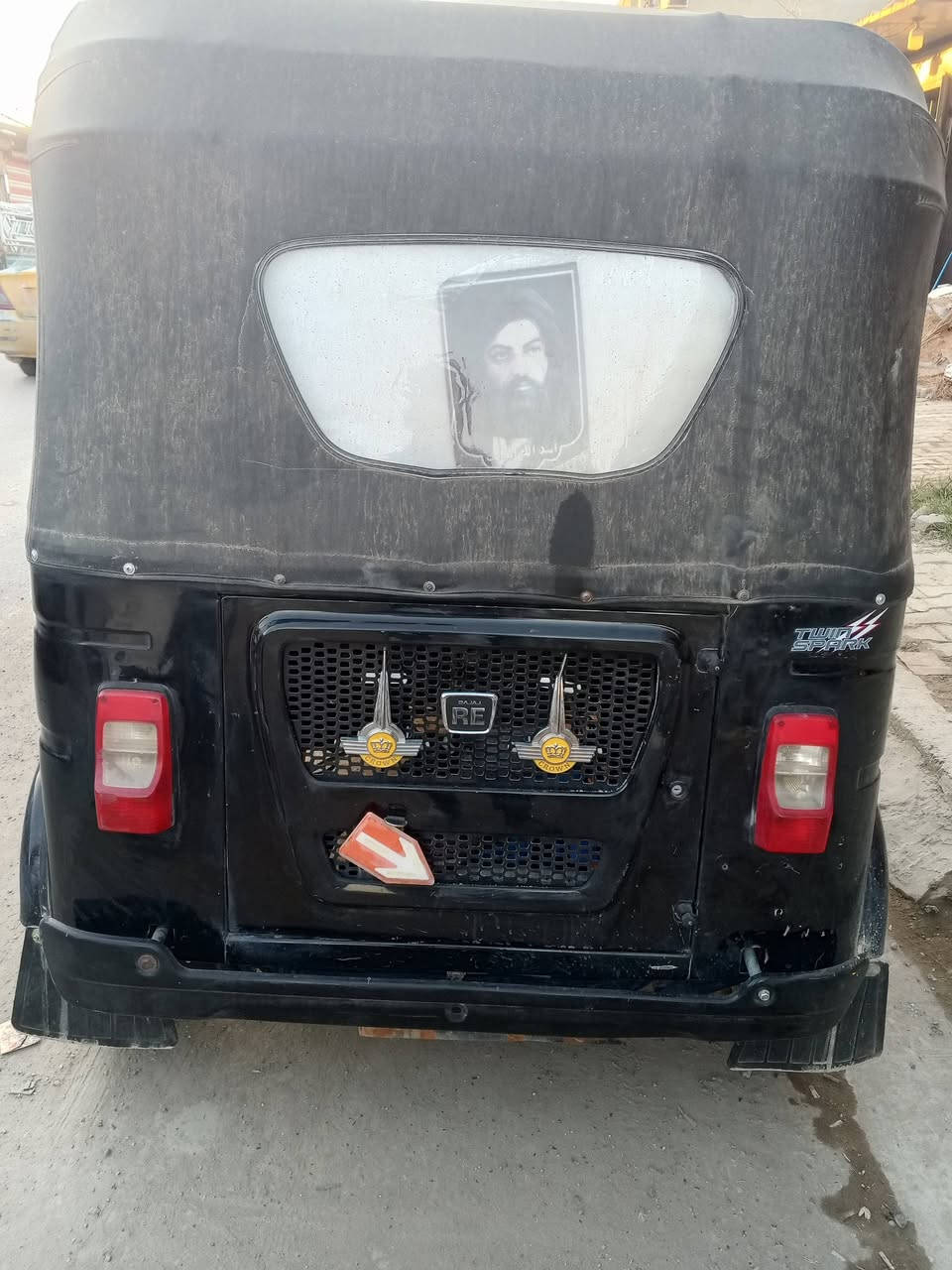 سلام عليكم تكتك موديل 22 رقم بغداد البيع 8500ابيه مجال مكان ابغداد محموديه شراي يخابرني ***********
