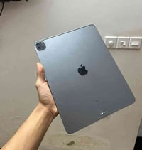 ايباد 2020 حجم 12.9 ذاكره 128 بطارية 100 فقط مبدله بطارية جيل الرابع ب...