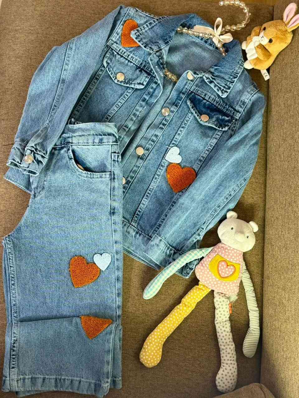 طقم جينز قطعتين مليان قلوووب ❤️♥️
قياسات من 7 سنوات الى 14 
كمية محدودة


**إذا كنت صاحب هذا الإعلان وتريد حذفه لأي سبب، رجاءا أرسل رسالة إلى الدعم الفني**