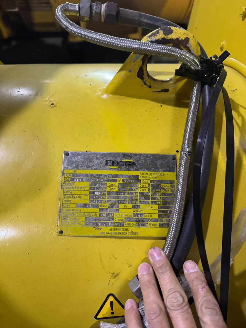 السلام عليكم
للبيع دايو DHIكوري اصلي غير مجدد 
10سلندر دبل سوبر انتر كولر تعويض كهربائي 

التوليد ENGGA 500كيفي 🥇

غير مشتغل في العراق 🇮🇶 

موديل حديث

عدد ساعات التشغيل قليل جداً

وارد أوربي استيراد خاص 💪✅

 سيطرة حديثة متطورة (برودكشن)إطفاء وتشغيل ذاتي فول اوتماتيك المولد 

شرط الحمل 1300امبير مرتاح ✅🫡

 المحرك غير مفتوح 🔓 

العنوان-بابل -شوملي 

للاستفسار الاتصال ع الأرقام التالية 

***********

علماً يتوفر لدينا من ال١٠كيفي إلى ٧٥٠
