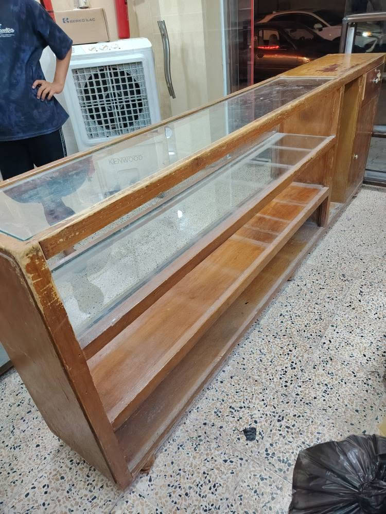 رفوف وميوزه للبيع للاتصال ع *********** كركوك, العراق
