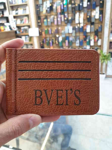 أرقى المحفظات الرجالية الجلدية الأنيقة والمتميزة 💯✔
محفظة باجات + نقود 👍
متعددة الاستخدام 💯✔
.........
5.000  دينار فقط
.........
🚕🚕متوفر توصيل لجميع المحافظات🚕🚕
.........
رمادي شارع التجنيد . خلف مستشفى الصفوه 🚦🚥🚦 
قرب تقاطع الصياغ او قرب جامع الحاج كسار
☎️***********☎️
☎️***********☎️
