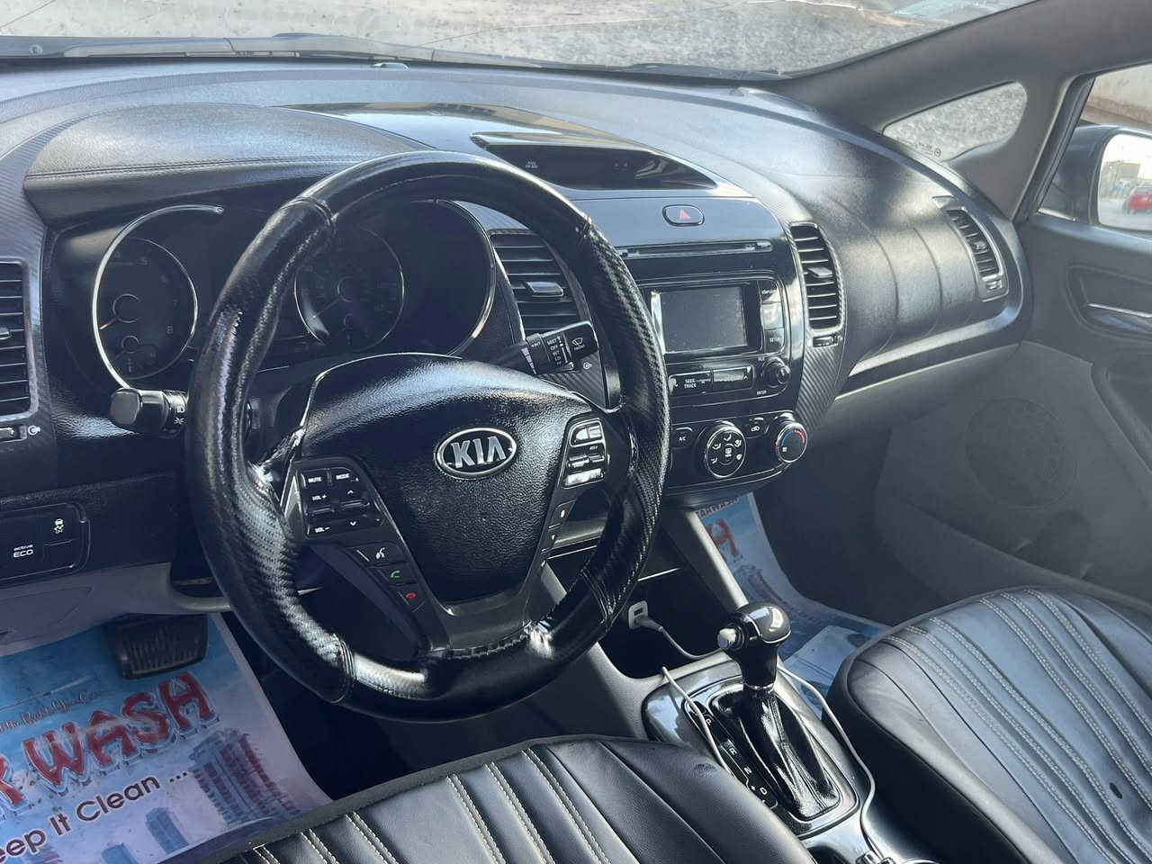 السلام عليكم ورحمة الله وبركاته
•كيا فورتي موديل 2016

•محرك 2000 GDI امريكي

•الرقم الأنگليزي ( رقم بغداد شبه مميز )  

•مري شفط

•كاميرا خلفية

• بلوتوث

• منفذين للجداحة + منفذ USB خارجي + AUX 

•تحكمات ستيرن

•كروز سرعة  

•نظام ايكو (ECO) تقليل صرف الوقود 

( السونار خاص واتساب )

مكان السيارة بغداد مدينة الصدر 

*********** 

السعر 110
