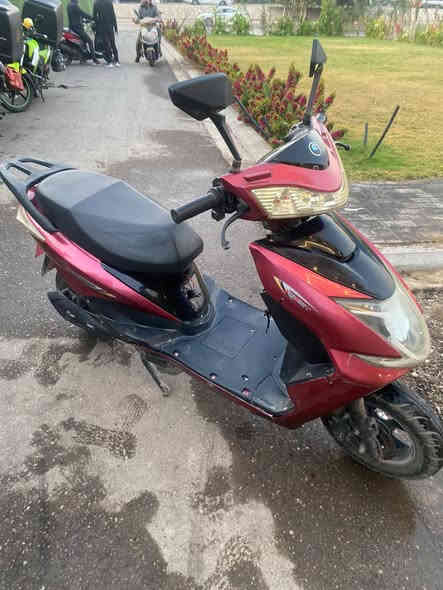 دراجه شحن للبيع بطاريات شرط عل فحص لشحنه لوحده توصلني من صوفيه لجزيرة لبعساف مستعجل على بيعته 400وبي مجال بسيط من نقوصات دراجه رقمي  ***********
