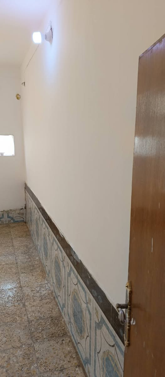 للبيع دار ١٠٠م في حي الوفاء طابق ونص نظيف وفارغ وموقع جيد قريب لشارع السايدين جزيرة وفاء للاستفسار ***********
