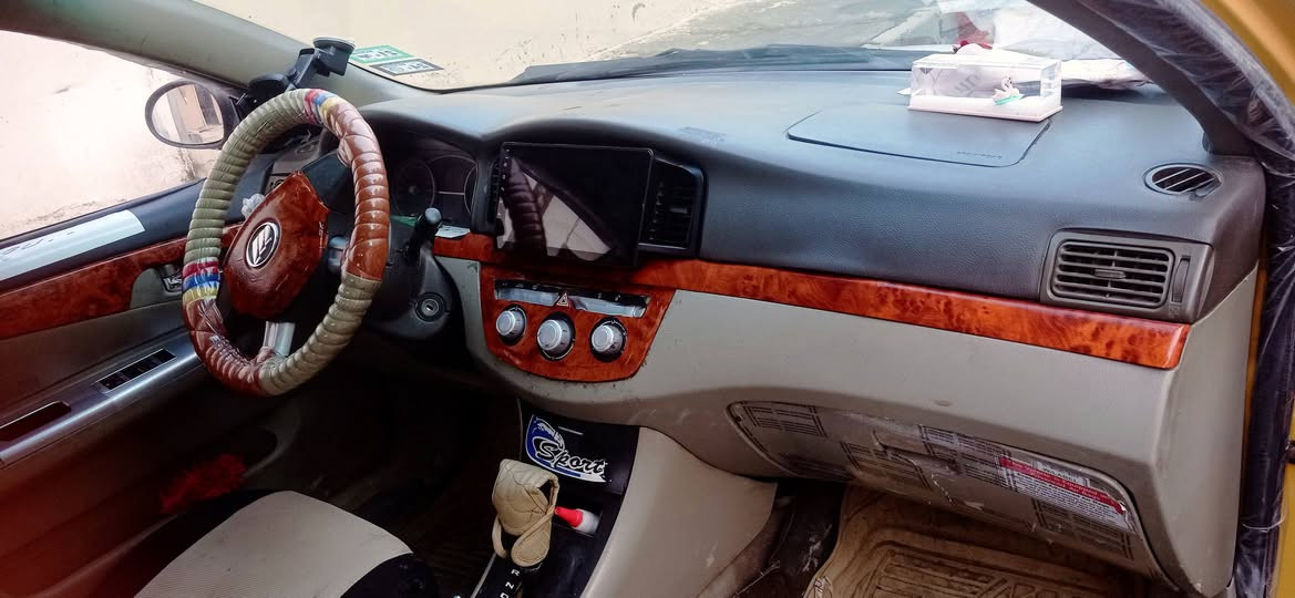 سلام عليكم شباب ليفان ٢٠١١للبيع توماتيك تنته اشاير بلمري كير جديد محرك كورلا شرط سنويه جديده شرعيها بلموصل شرط التحويل فول نضافه السعر ٤٨ للاستفسار اتصل***********
