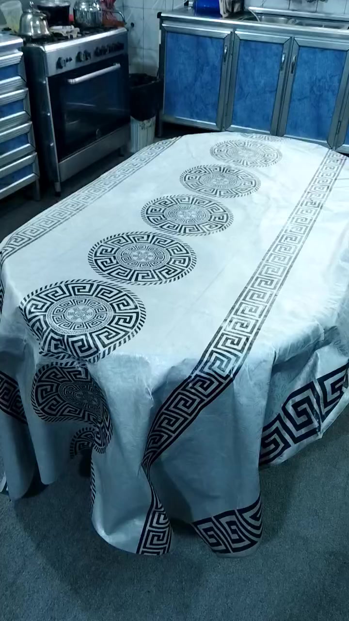 عندي ميز طعام بلاستك الاصلي مال مطبخ ابو ٦ كراسي لونه بيجي موجودة  بغداد الاعظميه  وسعره  ٣٠وياها بوري ٣ مال  برادت. والمكان  موجودة بغداد الاعظميه


**إذا كنت صاحب هذا الإعلان وتريد حذفه لأي سبب، رجاءا أرسل رسالة إلى الدعم الفني**