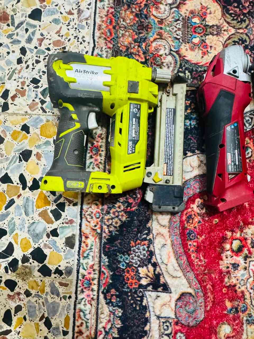 سلام عليكم كلهن يشتغلن ماركة معروفة ريوبي اوزتو راسلني او تتصل ***********
