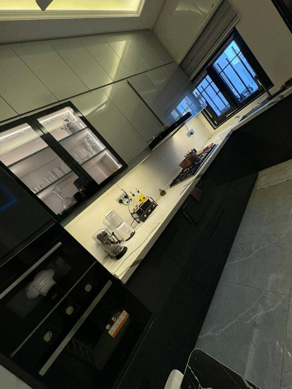 للبيع دار سكني طابو زراعي مساحة ١٣٠م واجهة ٦ونص بناء درجة أولى يحتوي على ٣نوم ومجمع صحي ٢وحديقة داخلية واستقبال ومطبخ ومؤثث بالكامل اثاث تركي في منطقة زوير  للمعلومات الاتصال ***********او ***********
