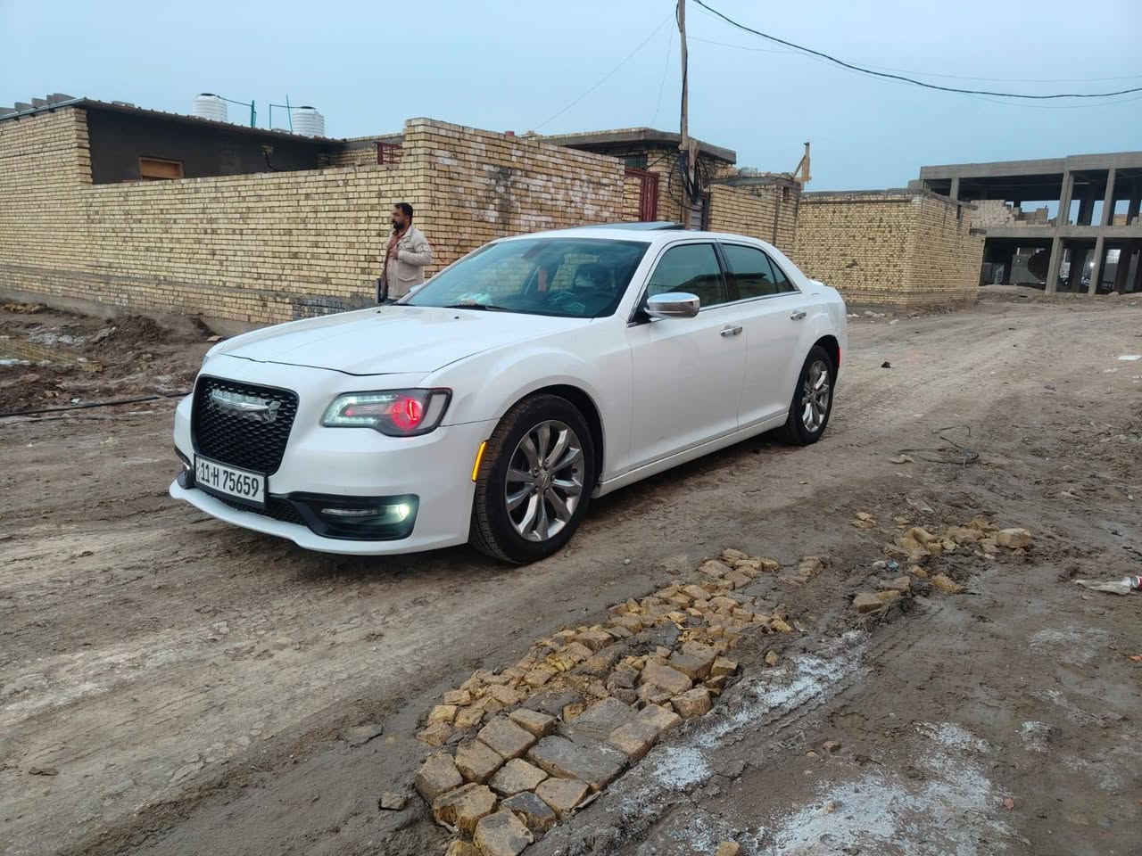 السلام عليكم وابامه للبيع بغداد بسمي فول مواصفات موديل 2018 أصل ضرر جاملغ خلفي بدون دواخل السعر 210 وبيه مجال ماشه 100 ميل رقم الهاتف ***********
