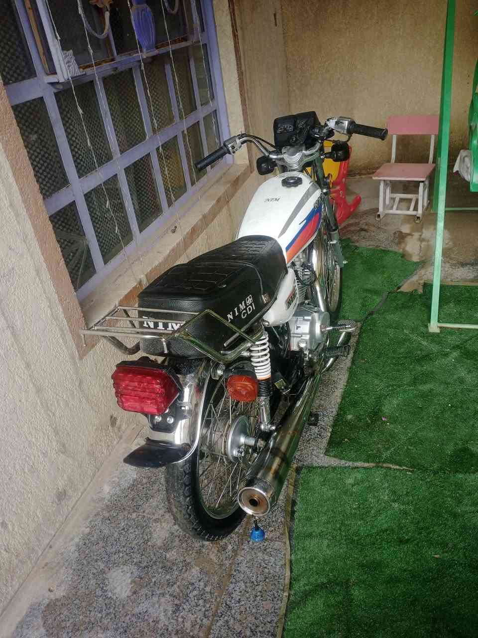 السلام عليكم
دراجة للبيع امتياز موديل 25 شهر ال7 بلادية للاخير حتة قبق لتفيلس ممفتوح بيهة صوت تفيلس مستحقة نقصهة لايت امامي حترگ واشارة خلفية فقط لباقي كلة نظيف سعر675 وبيهة مجال بسيط مكاني كربلاء الحر استفسار/***********/وبي واتساب
