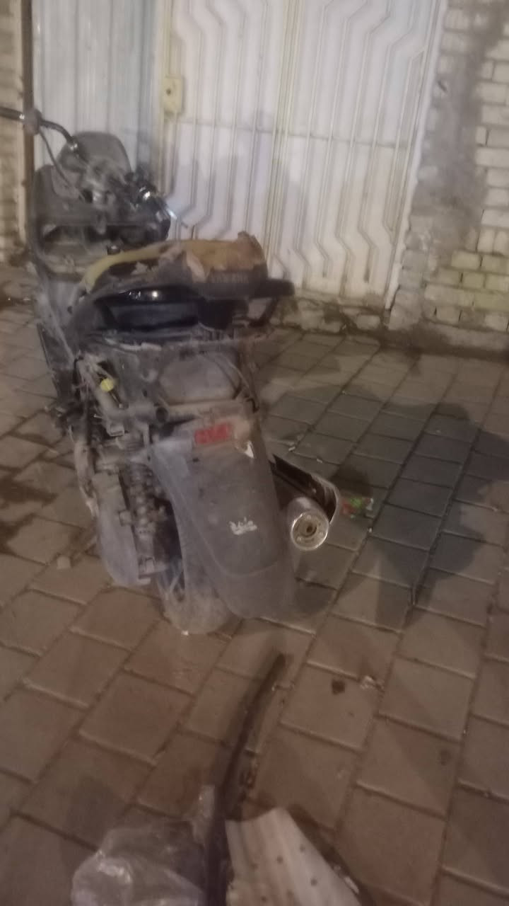 دراجه لبيع كوم حديد هيه شغاله بس كابريتر بس اني ابيع كوم حديد   *********** لسعر 50
