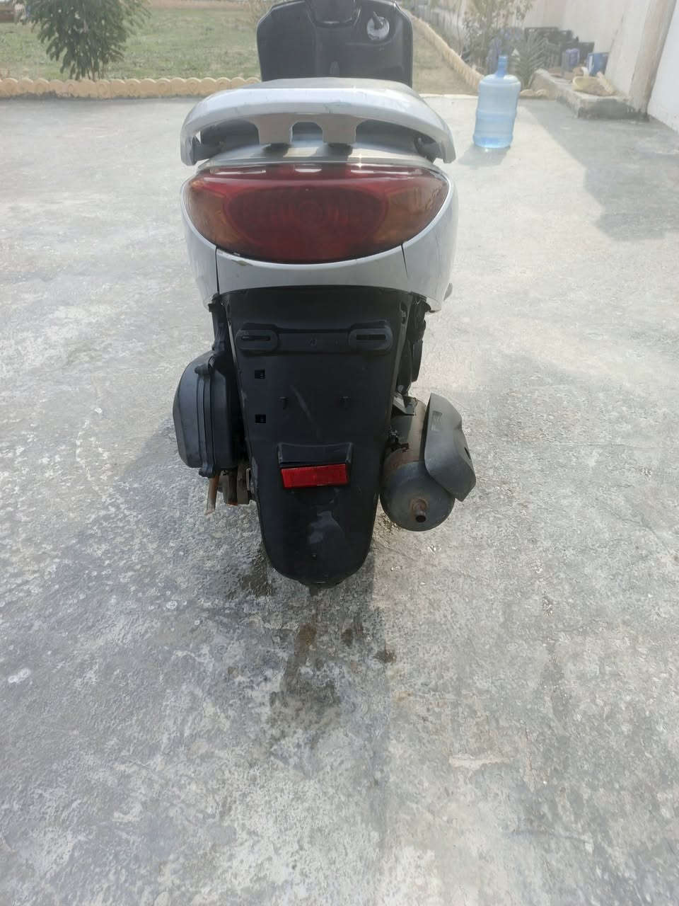 السلام عليكم
بريز لايت عالي حديث رمبه كفاله عامه وين تفحص تروح تفحص
كلشي شغال وكفاله
دراجه بلاديه مكينه كفرات سلف هندر كابريتر كلشي بلادي بيها
كفاله عامه كلشي شغال 
السعر 700 وبيها مجال
عنواني بغداد رقمي متوفر واتساب ***********
