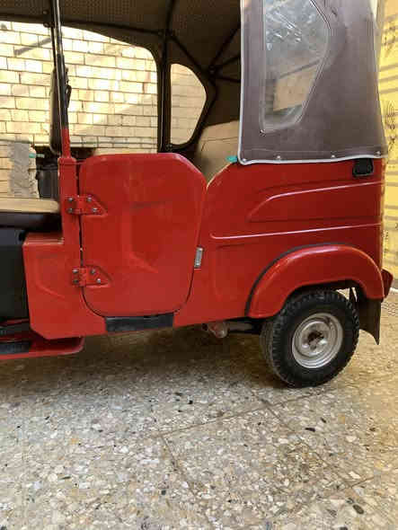 تكتك 2022/3رقم بغداد انكيلزي
بيه بارد الغد الايسر كلة  
معمرة دوس 
ومبدل بوشة وبستم 
بغداد الحسينية 
السعر 8250وبيه مجال لشراي 
يجي ويقتنع وسهلة 
***********
