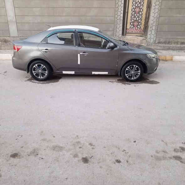 سلام عليكم اخوان سياره سيراتو كير عادي 6نمر. 2012. سياره رقم دهوك نكليزي. سياره متجايه  عنوانها ديوانيه البدير. سعر 60 وبيها مجال   رقم الهاتف ***********
