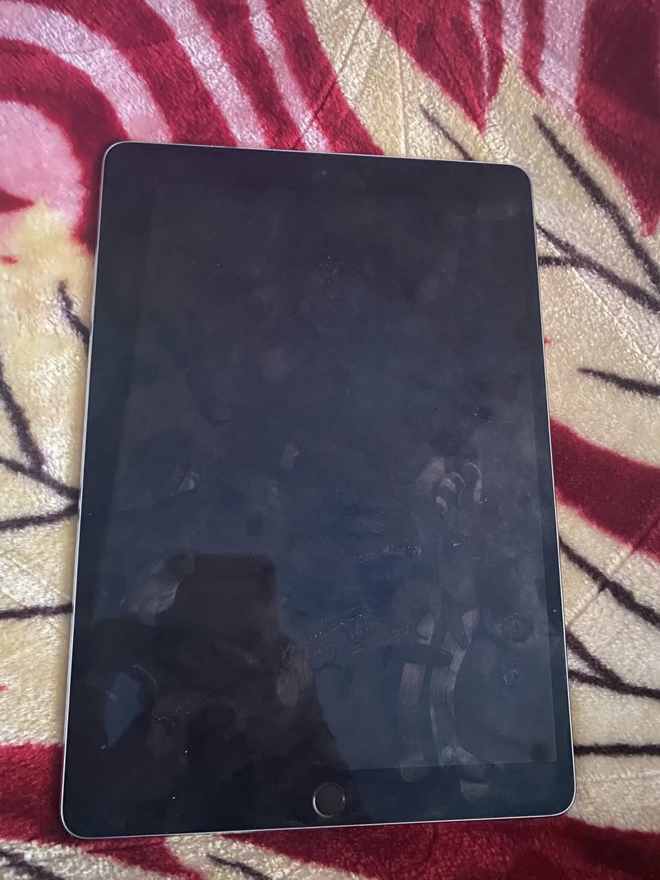 أسلام عليكم ايباد 10 برو ذ٢٥٦ بصمة اصبع كلشي شغال ممبدل بي شي مكفول من كلشي شرط النضافه سعر ٥٢٥ وبي مجال مكاني كربلاء  للاستفسار ***********
