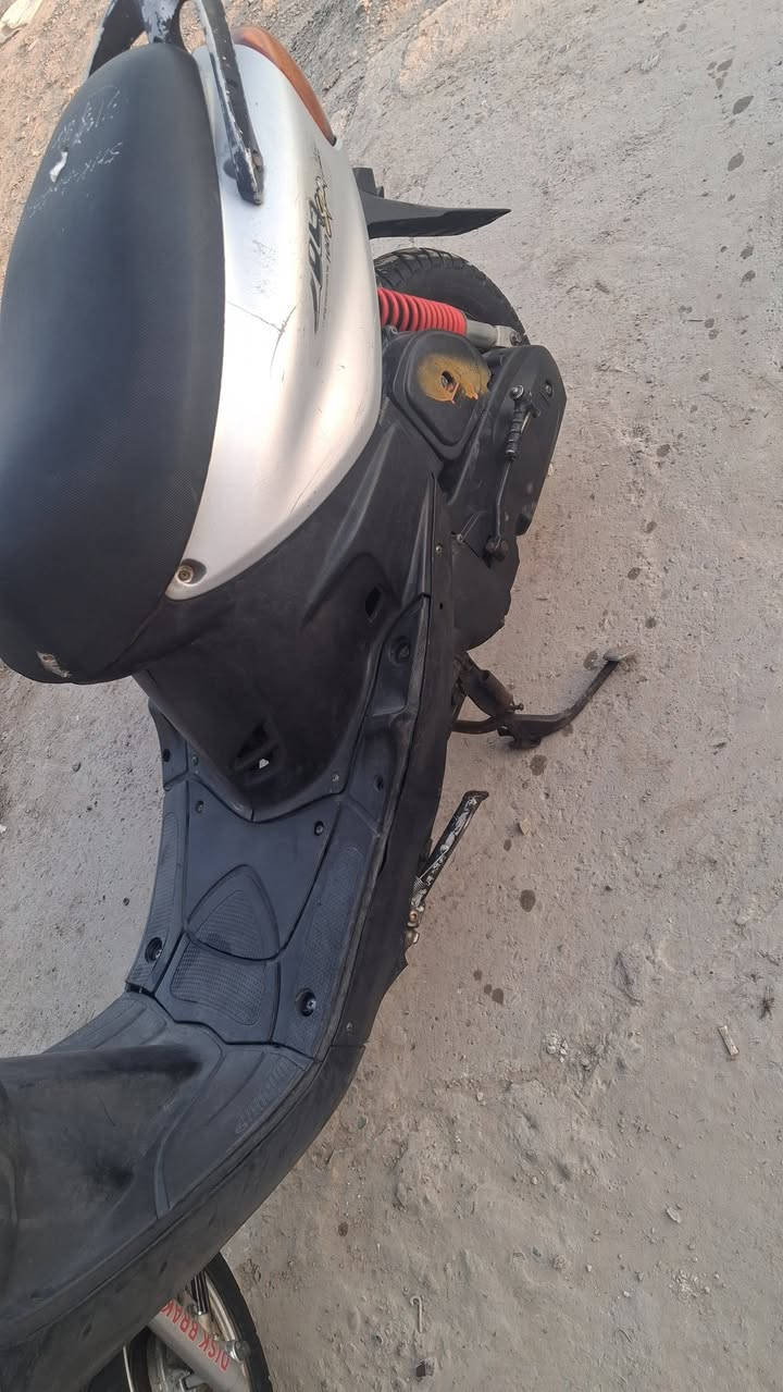 (سلام عليكم دراجة ماكس 120 قجمة) 
(للبيع السعر 350) رقم الهاتف   ***********
