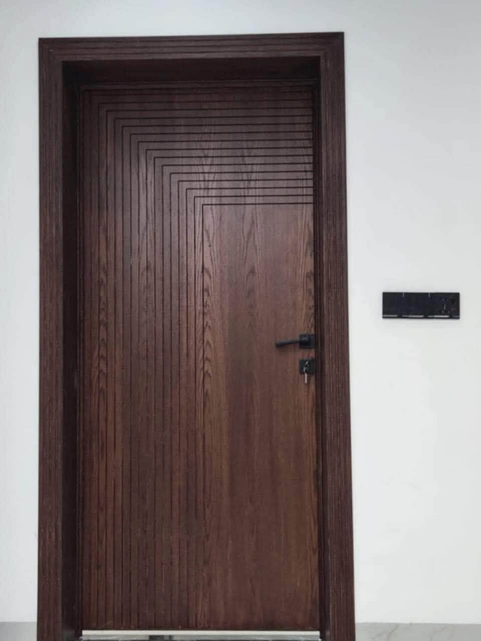 الانطباع الأول لبيتك يبدأ من الباب.. فخامة وأناقة تدوم! ✨🚪

ولكل غُرفة حكاية، وجمالها يكتمل باختيار الباب المناسب لها. نقدم لكم تشكيلتنا الجديدة من الأبواب الداخلية المصممة بدقة متناهية، والتي تجمع بين متانة الخشب وعصرية التصاميم الهندسية لتضفي لمسة دافئة وراقية على منزلك.

تفضلوا بالتواصل معنا عبر الرسائل للاستفسار عن التفاصيل والأسعار 📞 *********** ونحن جاهزون لتلبية طلباتكم وتفصيل ما يناسب أذواقكم! 💬🌟

⁠#أبواب_داخلية #أبواب_خشب #تصميم_داخلي #ديكورات_داخلية #أبواب_مودرن #أناقة_المنزل #تشطيبات_داخلية #صناعة_محلية
