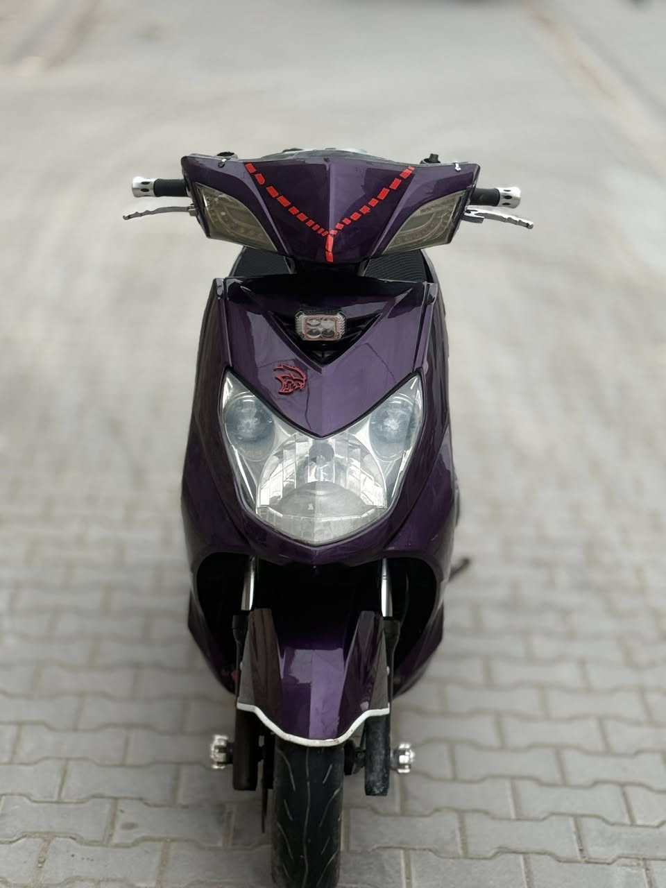 للبيع دراجه سكنس فحل مال رمبه   ماشيه ١٦الف حقيقي كفراته اصليه  محرك بلادي برغي مملعوب بيه كهربائيات كلها شغاله وراقها كامله أوي نقص مابيها السعر (٧٥٠》الف العنوان بغداد الكرخ الاتصال على الرقم ***********
