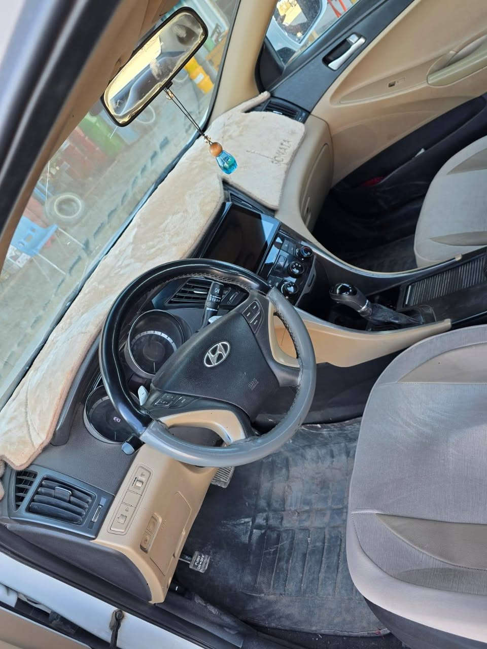 السلام عليكم ورحمة الله وبركاته اخوان سوناتا البيع مديل 2013 وارد خليجي كلين بعده صبغ ما بيهة عل شرط هاذ الرقم ***********
