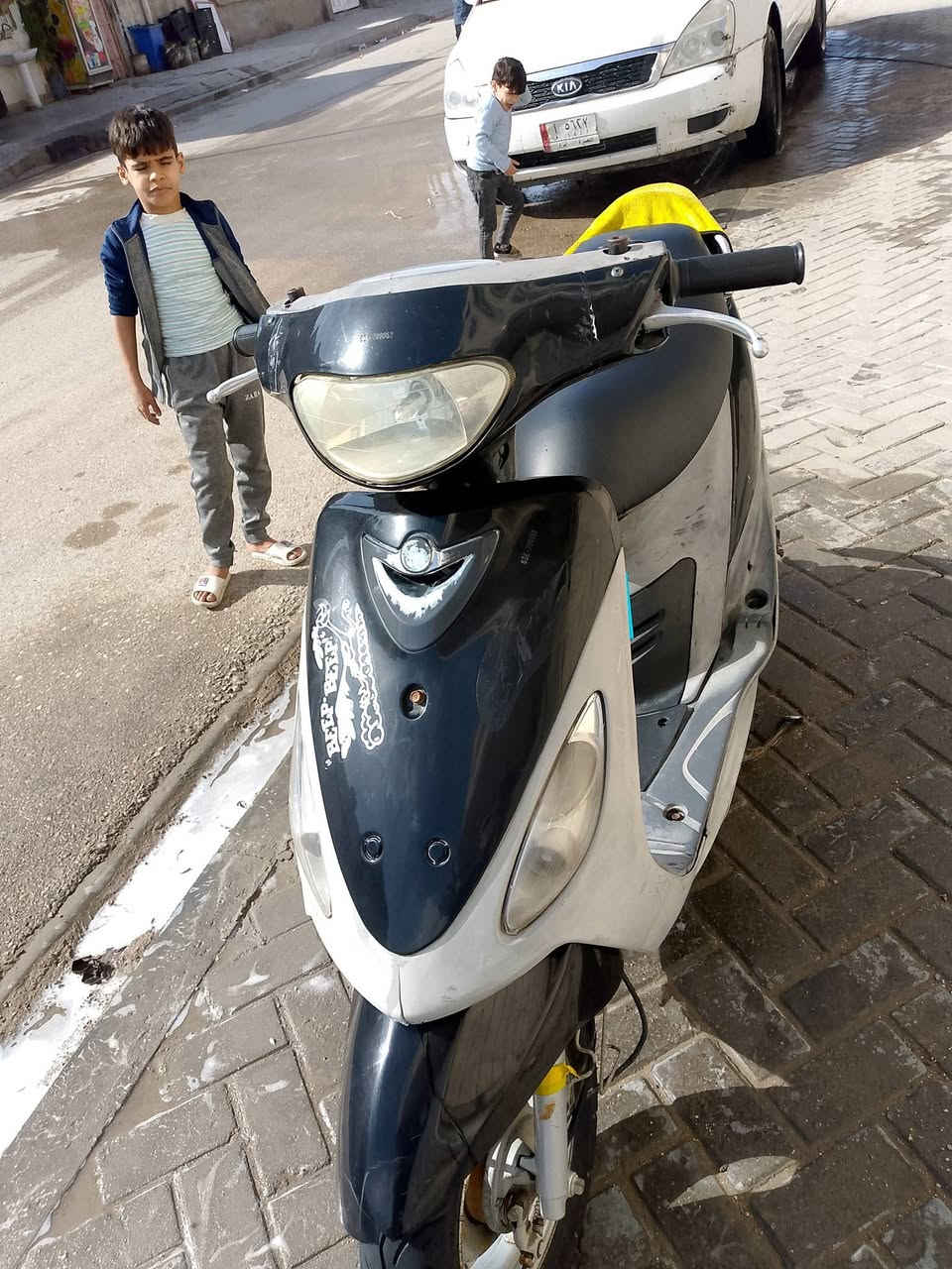 للبيع اومراوس ب نامه كامله 
ماكس لون اسود يخبل دراجه خير من الله نهذه وشلعه معدل كهربائيه شغاله ما عدا الكيلو متر عداد مايشتغل وبيه رشه صبغ قليله بل كفر صفح  وصالصه طكت ولدلته اصليه الله شاهد 45الف وباقي كفاله تجي وتشوفه بعد أحله من الصور 
مكاني سماوه خاص مفتوح 24ساعه رقم ***********
سعر 650وبيه مجال حك جيتك 
شباب متوازي حيل
ملاحظه /دراجه مكنته مامفتوحه برغي شرط الفحص
