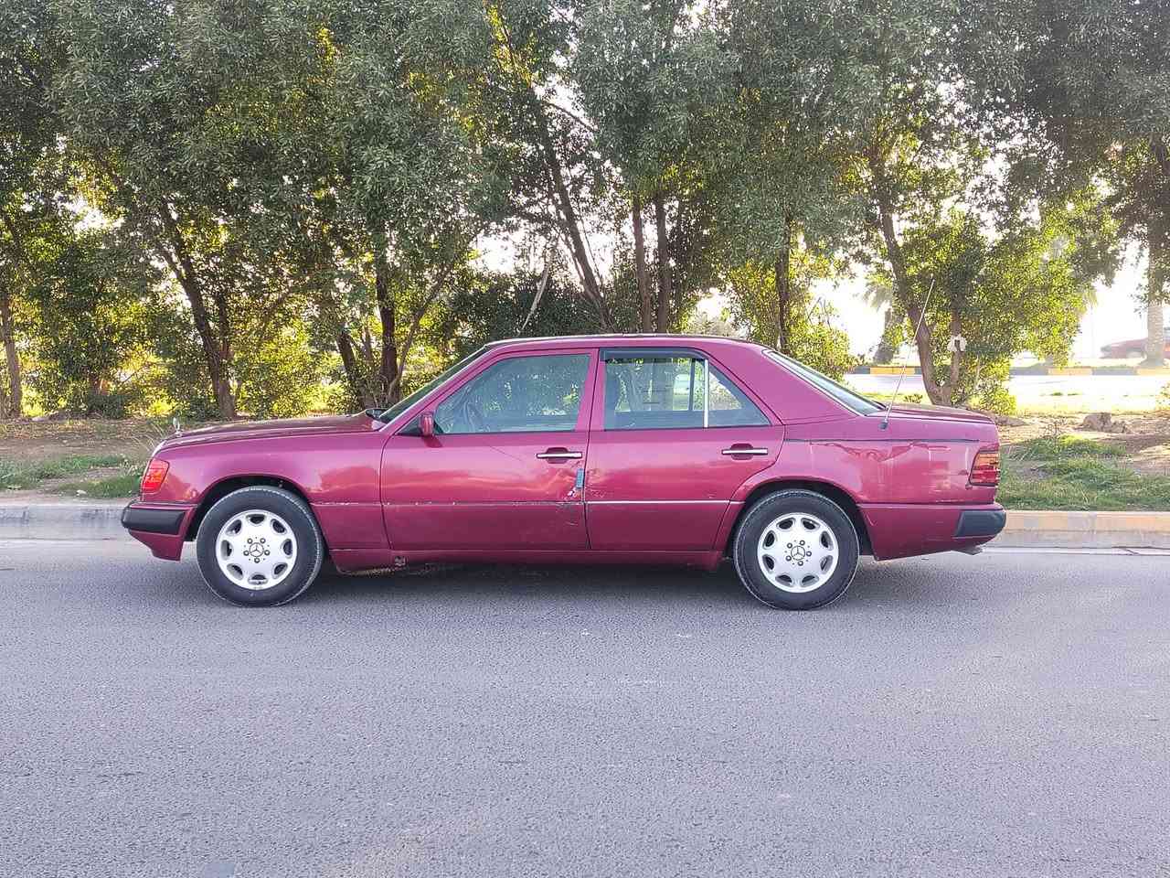 السلام عليكم للبيع مارسيدس حجم 300 موديل 91 مكينه ثنين ونص سنويتها لل 27
العنوان كربلاء للاستفسار اتصل ***********
