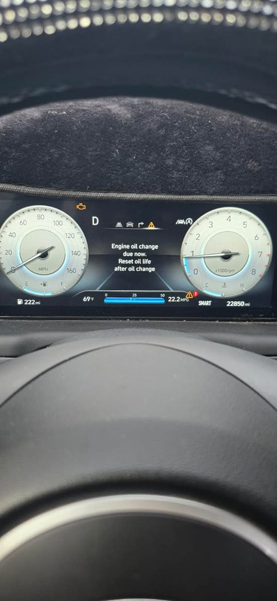 السلام عليكم
 توكسان  موديل 2023  ابيض 🤍
بدون ايرباك ✅
ماشيه 22 الف 

المواصفات LIMITED VIP  1/1
1- بصمة تشغيل 
2- بصمة أبواب لمس دخول ذكي 
3- بنوراما 
4- صندوق كهرباء 
5- كامرات 360 درجة 
( جانبية - أمامية - خلفية ) 
6- كامرات مع الأشارة 
7- السيارة تتقدم وترجع بالبصمة 
8- تبريد تدفئة كشنات أمامية 
9- كشنات جلد لون أسود ملكي 
10- كشنات كهرباء 
11- أضواء محيطية  
12- كشنات خلفية هيتر 
13- مرايات تعتيم ذاتي 
14- أبل كار بلي 
15- أندرويد أوتو 
16- شاشة دجيتل 3 أشكال للقيادة 
17- أشاير ترحيب 
18- أضواء أمامية LED زنون 
19- أضواء خلفية LED
20- قطعتين تبريد 
21- أشارات بالمري
22- گير دگم 
23- شفتات ستيرن وتحكمات 
24- تدفئة ستيرن
25- محرك 2500المرغوب 
26- هاند بريك بصمة 
27- شحن واير ليس 
28- منافذ شحن 
29- أوتو هولد 
30- تشغيل عن بعد 
31- حساسات  أمامية وخلفيه
32- رادار أمامي رادار خلفي رادار جانبي 
33- نقطة عمياء .
الحادث مرفق بالمنشور شبر بالبنيد وتبديل جامة البنراما بدون دواخل شرط وبدون ايرباك ✅
بابل
السعر : 210 $ 
للاستفسار
*********** المحاويل, بابل
