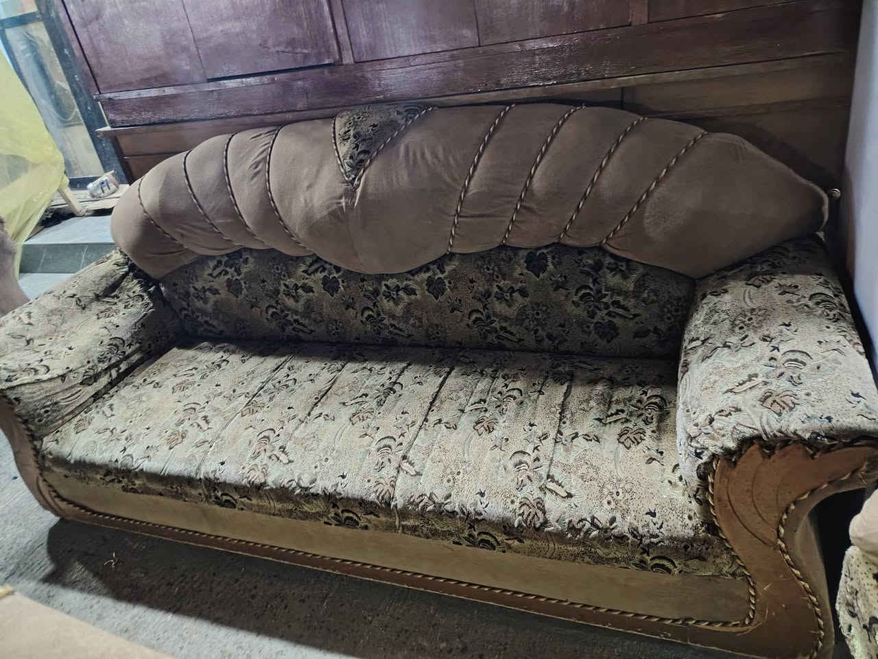 بسم الله😍😍😍
تخم قنفات ١٠ مقاعد

حطاطة العيب بي فقط يدات تريد ترتيب

السعر ١٥٠ مع توصيل داخل حديثة 😍

هم ابيع قنفات كراسي كلشي وحد

الموقع الجديد حديثة السبحاني مجاور متوسطة الزهراء *********** أبو وسيم
