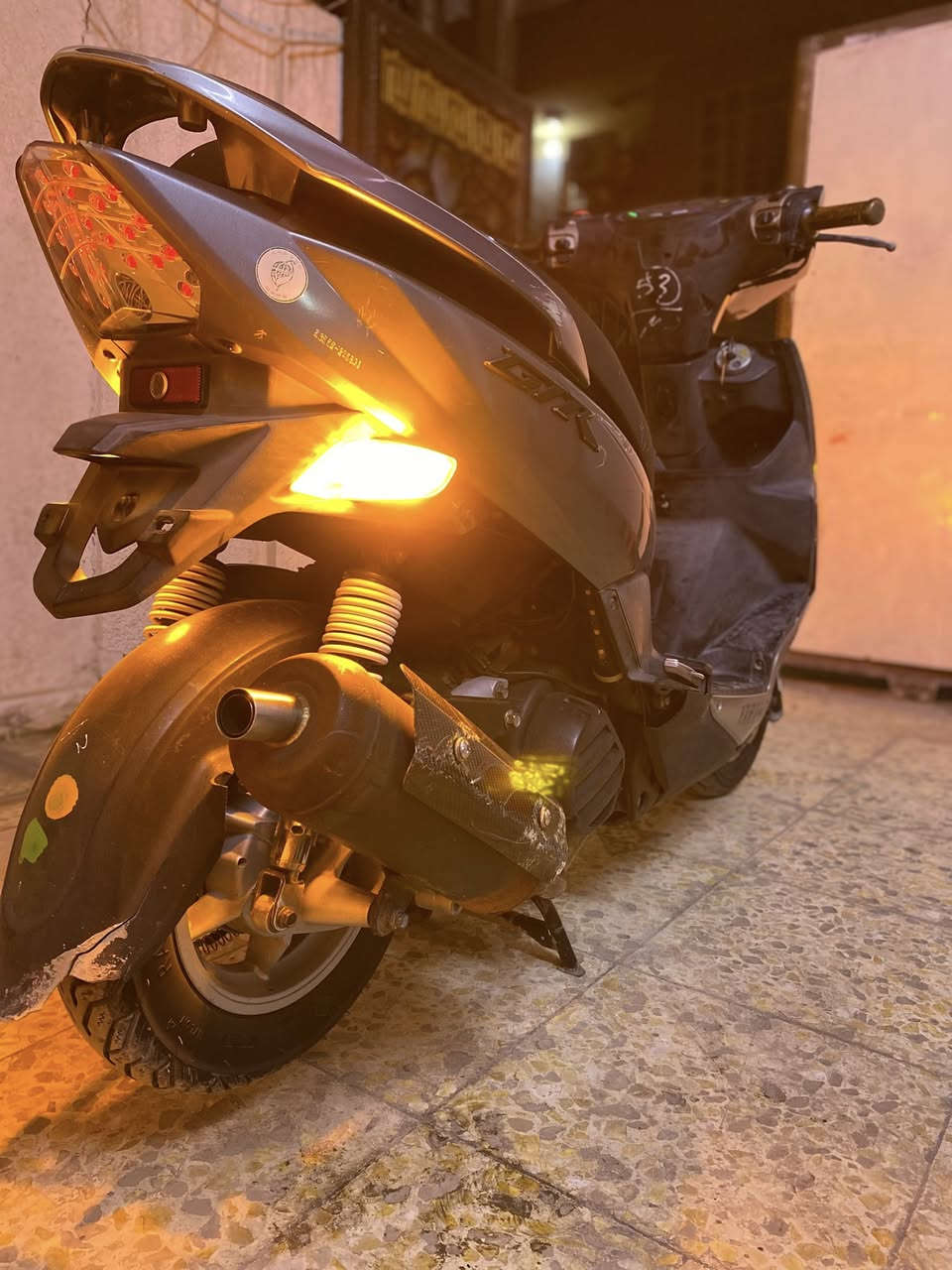 سلام عليكم دراجه جيتي آر للبيع الدراجه مكفوله بيهه اكلج امامي رياضي صلنصه رياضي الدراجه خير من الله اتشغل او تطلع السعر خاص او على الرقم ***********
