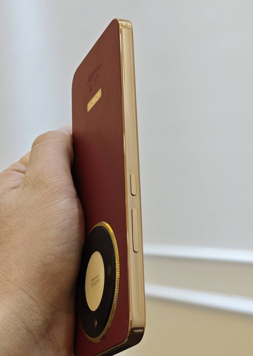 سلام عليكم اخواني HONOR X9D جهاز نظيف جدا جدا مستخدم ايام فقط كامل ملحقات للبيع فقط بدون مراوس السعر 400 نهايته عنواني بصرة ***********
