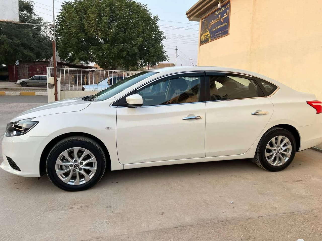 السلام عليكم
سنترا خليجي 2024 
ماشيه 45 الف 
السياره على وضع الشركة 
بدون صبغ بدون بارد بدون طخه 
السعر 127 وبيها مجال بسيط 
رقم اربيل بأسمي 
العنوان بغداد 
***********
