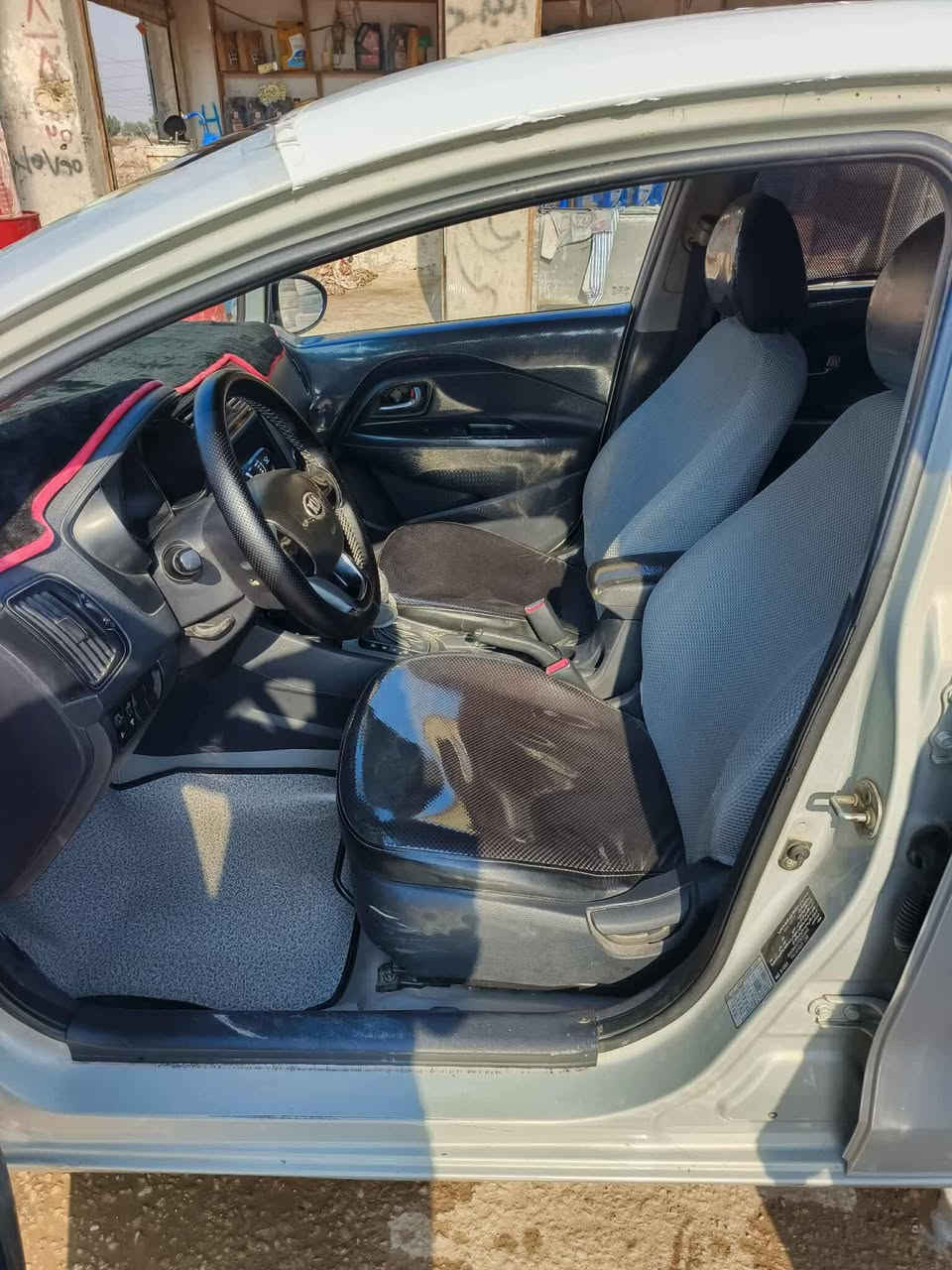 السلام عليكم
كيه ريو مديل 2013

بيها ٣ قطع صبغ

جاهزه

سعره 72 وبيها مجال

مكان نجف
***********
