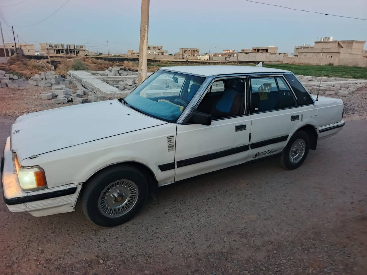 سوبر موديل 85 رقم الانبار مشروع وطني سنويه عظم لسنه 28 كير محرك بطه شرط داخل جديد طخم تاير جديد صدر جديد كهربائيات شغاله مسجل شغال السعر 30 وبيها مجال قليل ومراوس يرهم مكان السياره الشرقاط// *********** // ***********
