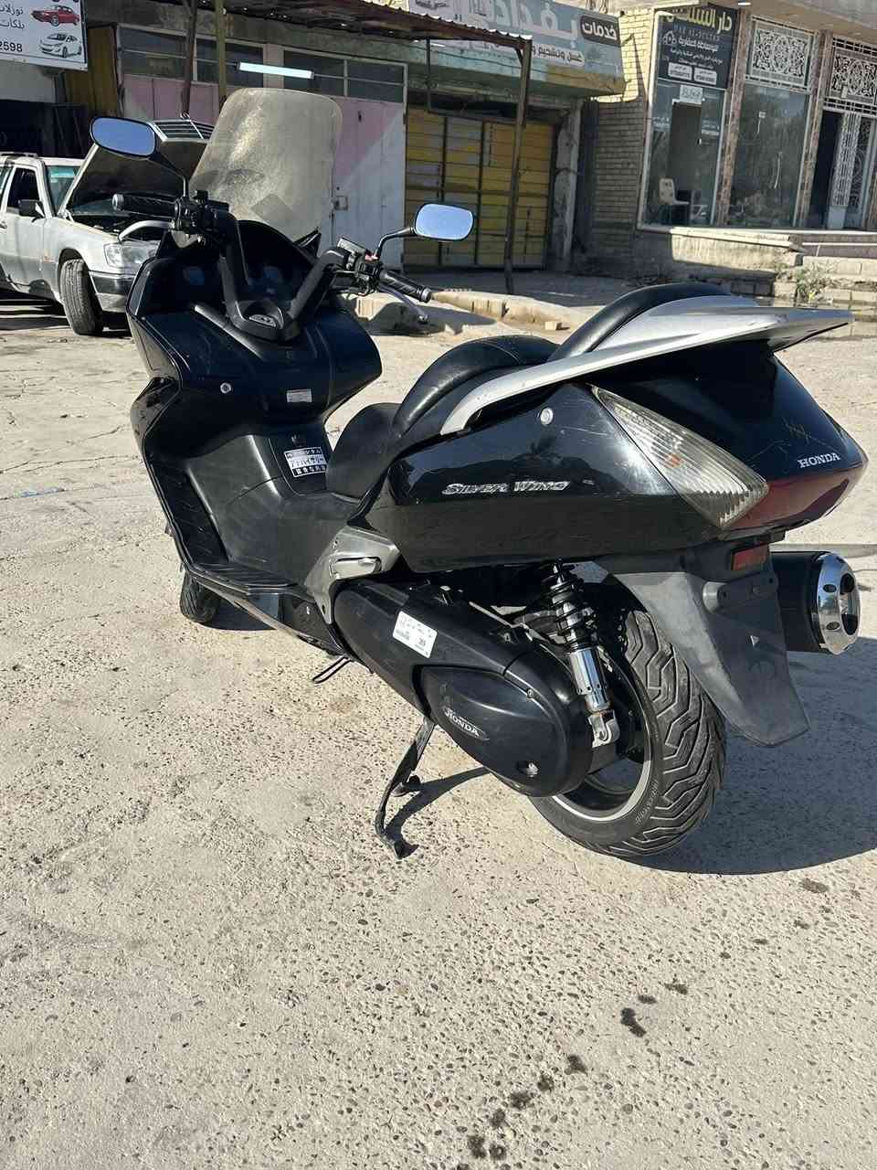 السلام عليكم سلفر ونج 400 دراجه كفاله ممفتوحه بلاديه  دراجه منضومه زنون كامله   دراجه شلعه معدل نعومه لاتبخير لاتنقيص لاصوت مابيها نقص معايزه ايشي ادامه كامله سويتها البارحه دهن جديد بلكات اصليه بانزين محسن كله بس شغل وطلع مكاني بغداد ***********
