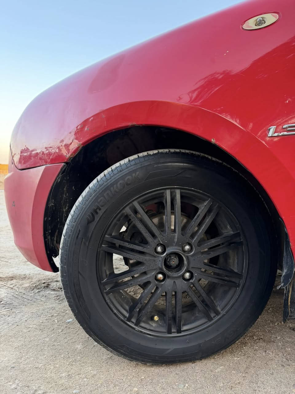 ليفان 320 / 2013
بيها صبغ باب خلف السائق فقط 
كير ومكينه وكلج جديد 
مكينه مكفوله من التنقيص والتبخير 
حداديه 70%
رقم بغداد الجديد بأسمي تحويل ثاني يوم 
السياره نظيفه ومامتعوبه 
تخم تاير جديد 
باتري جديد 
محتاجه صبغ دعاميه اماميه
 والباب المصبوغه هم صبغها مو حلو 
عارضها ب35 وبيها مجال قليل حك الجيه
مكاني بابل الاسكندريه 
***********
