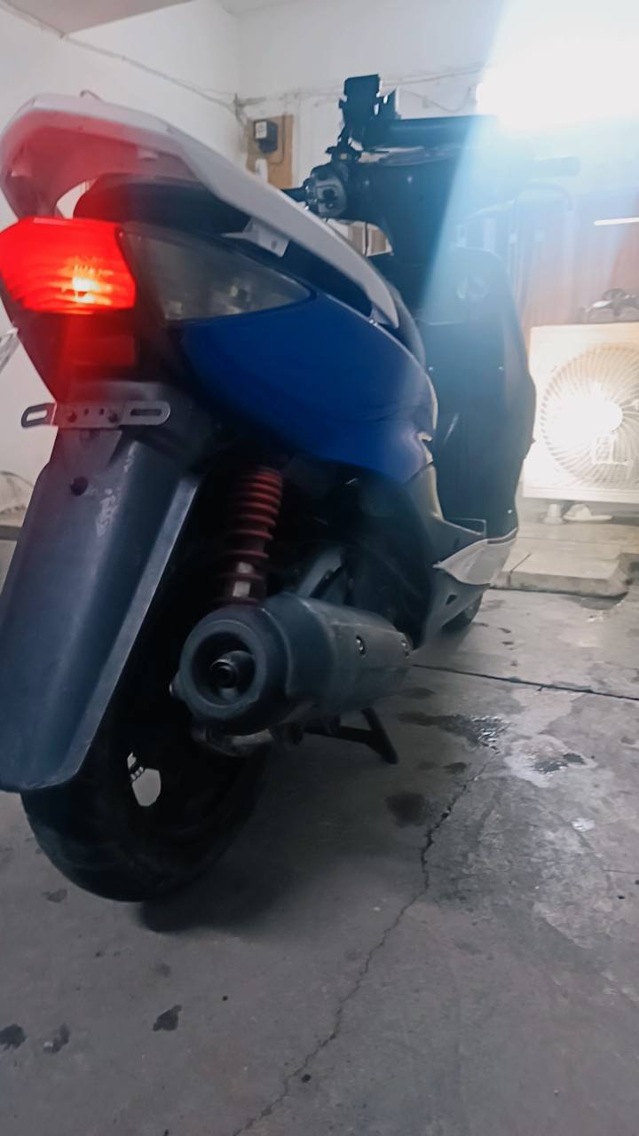 السلام عليكم
دراجه سكنس نثيه للبيع 
الدراجه مكفوله 
المكينه مجفته 
الرقم ***********
 العنوان بغداد
