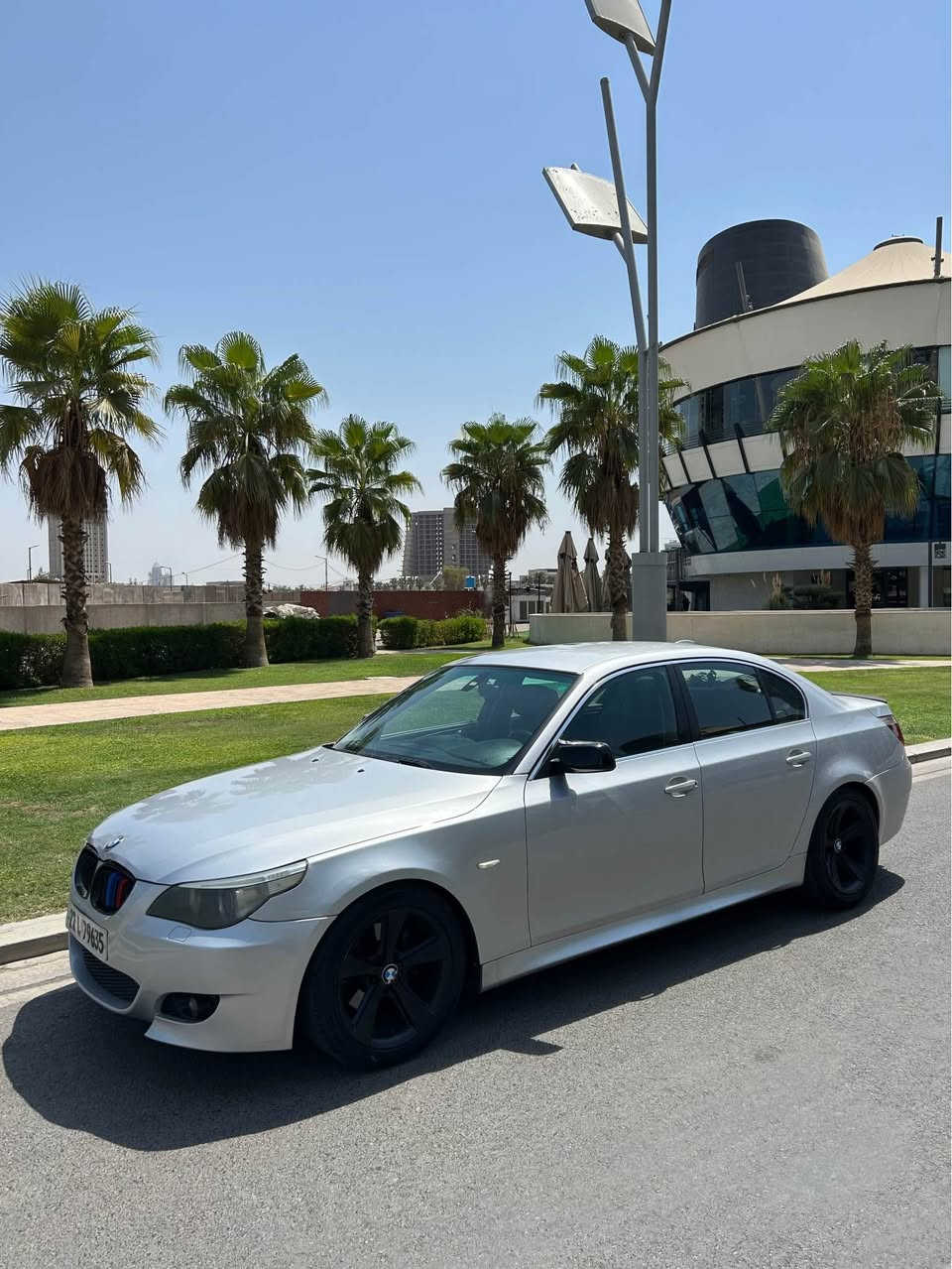 BMW E60 525 N52 2009
نۆزل کورت 
گیر عادی
تەبریت مەرکەزی سارد و گەرم  
گیر و مەکیمە و ئەکسل بە شەرت
تحویل و وەکالە بە شەرت
بی بۆیاخ  دوو سی جی ساردی هەیە
کۆبۆن بەنزینی هەیە   
عنوان هەولیر
نرخی ٩٢ و مەجالی کەم 
٥ وەرەقە خەرامەی لە سەرە دوای معمالە ئەگەریتەوە  
رەقم تەلفۆن *********** أربيل, العراق
