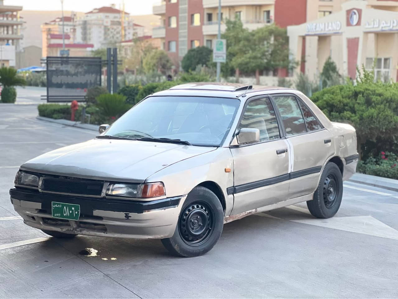 Mazda 323. Dzha fitar sayarayake zor juanu pak ger 3adi bi masruf basharti giru nakina. Armi haulr armu aulyat bashtr. *********** السليمانية, العراق
