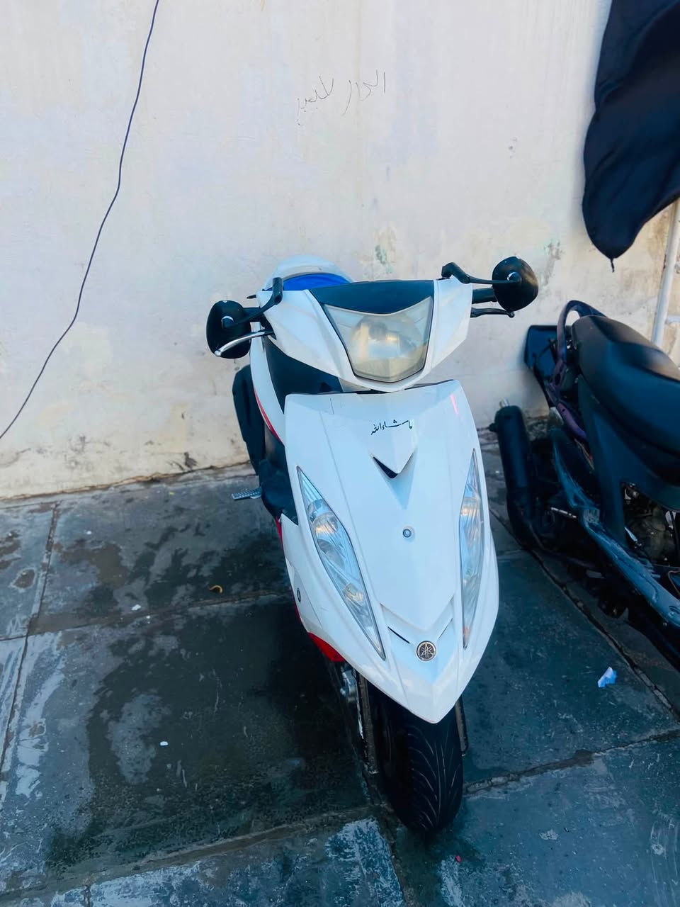 سلام عليكم دراجه GTR للبيع دراجه حلوه وناعمه خير من الله مداريها بانزين محسن شرط من الهوز دهن ابدللها موتل كل 20 يوم حلوه بيها بس الكفر الامامي والترايش تجاريات الباقي بلادي كمرك ومنفيس بيها 850 وبيها مجال للطيبين مكاني بغداد الحريه 
رقم:***********
