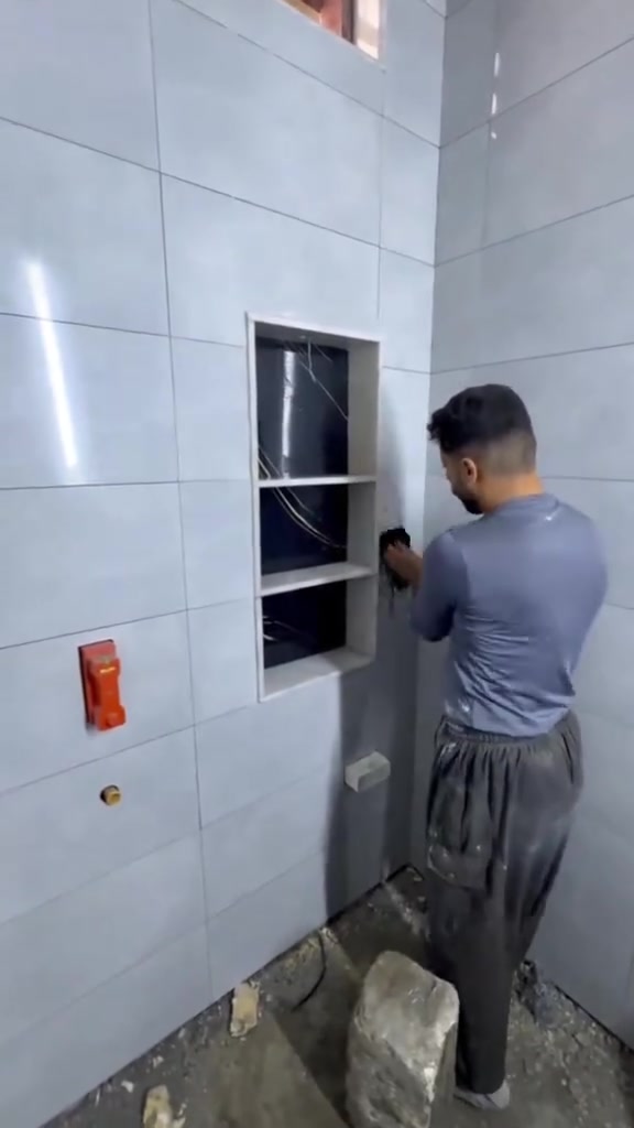 السلام عليكم خلفة سيراميك + بورسلاين / ارظي + جداري
***********
