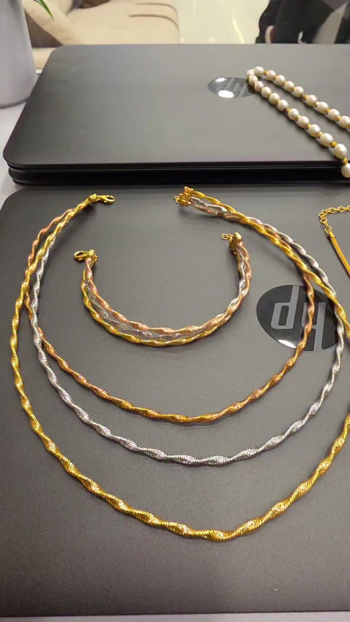 تخفيضااااااات تهز الكاع من ملك العروض بالذهب ♥️
♥️مجوهرات مهند العكايشي ♥️عرض بسعر الذهب والاجور♥️


**إذا كنت صاحب هذا الإعلان وتريد حذفه لأي سبب، رجاءا أرسل رسالة إلى الدعم الفني**