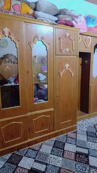 كنتور 4 ابواب + ميز مرايه السعر 60 الف 07800554399